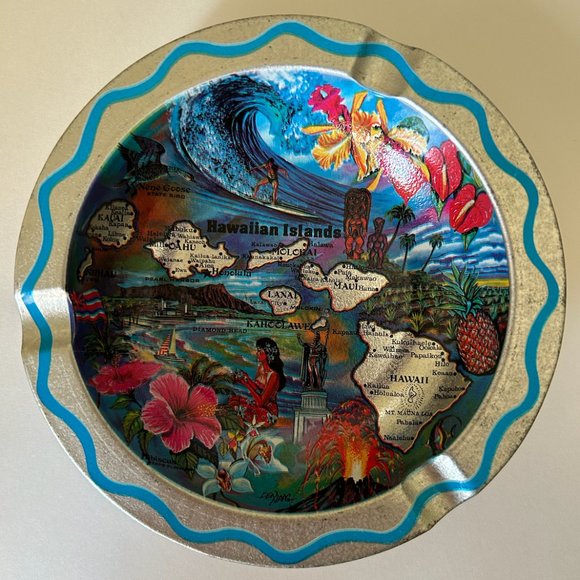 Vintage Hawaiian Islands metal ashtray - Picture 2 of 3